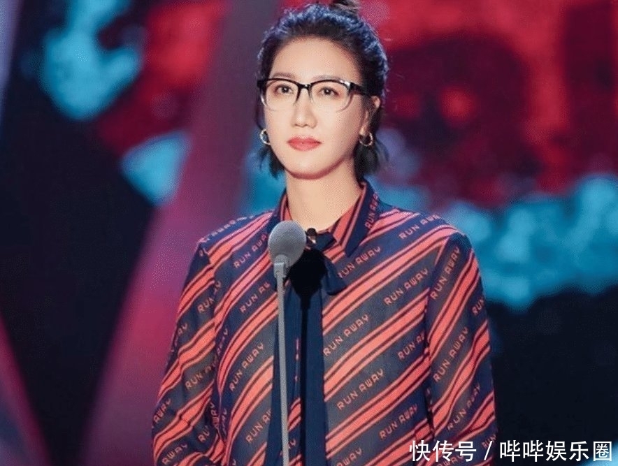 易立竞|原来《吐槽大会》都是假的,不仅有大屏提词器,连笑声都可以重录