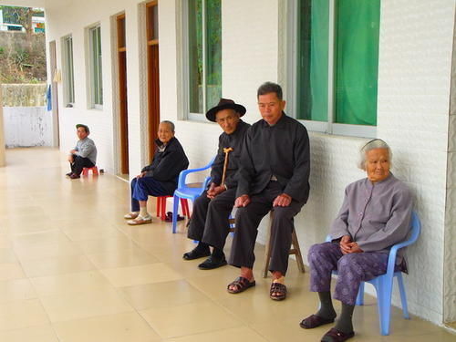 子女|如果不生孩子,老了真的会很可怜吗?网友的“神回答”太扎心了