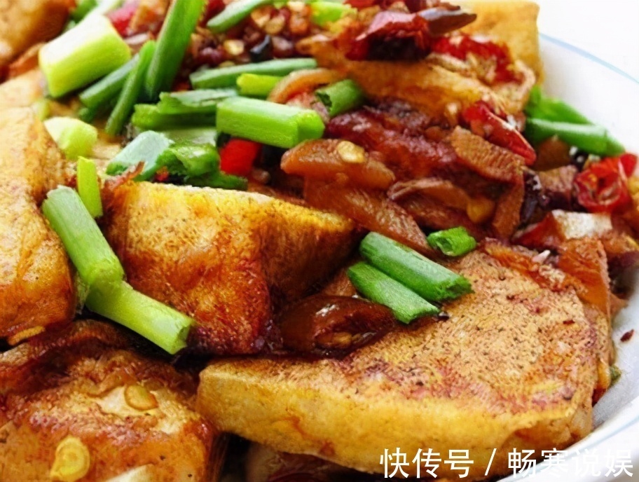 常吃|女性气色不好，推荐常吃三种美食，补血益气，排毒养颜，显年轻