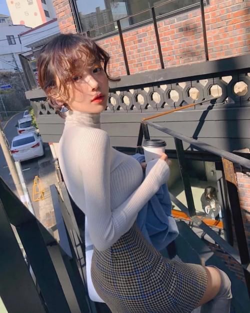 2021年最火的“短发气垫烫”发型，选这5款换上真的很好看