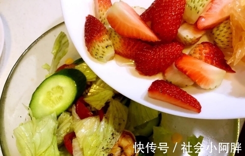 鲜虾|口味酸甜的蔬果沙拉,绿色又健康,减脂人群放心食用