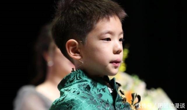 创作|杜江霍思燕观看儿子演出 7岁嗯哼参与歌词创作 表现力超赞