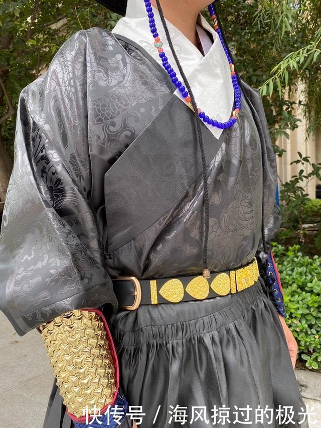 飞鱼服|最近流行一种汉服,近看很帅,远看却像垃圾袋,网友邪剑仙