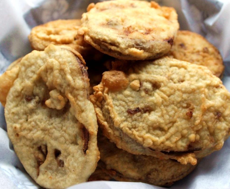 烧熟后放入|准备这6道炸货,越吃越香年味更浓,来客也不慌不忙