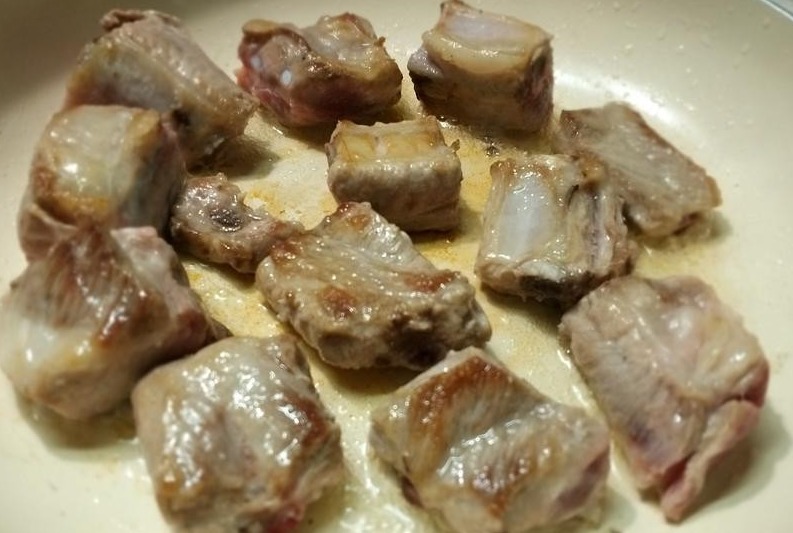 入伏了这样做米饭,简单省事,有饭有菜,米粒饱满入味,孩子爱吃