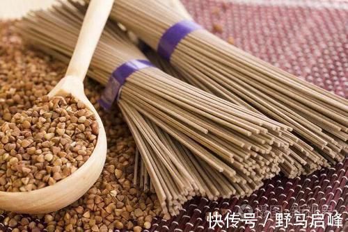 高血压患者|高血压患者早餐怎么吃，医生整理全，吃对了，营养健康血压还稳