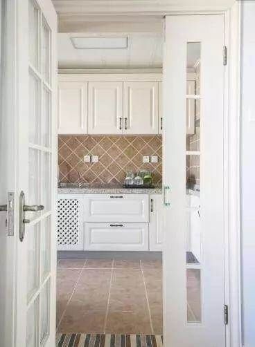 油烟|厨房又不装推拉门，现在流行这款子母门，漂亮大方还隔着油烟呢