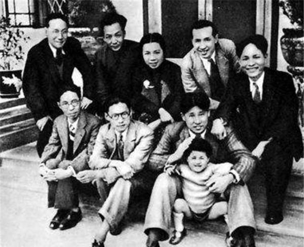 送去|70多年前，为新四军送去10000两黄金的那位青年，最后结局怎样