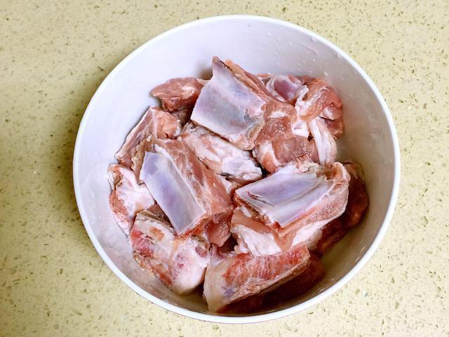 1勺|排骨的新做法,既好吃又不上火,2碗大米饭都吃不够