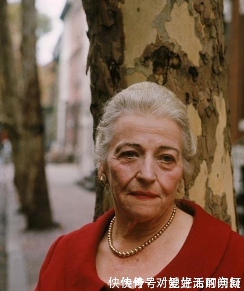 美国女子#获诺贝尔奖的美国女子,一番话预言中国未来没人信,如今一一应验