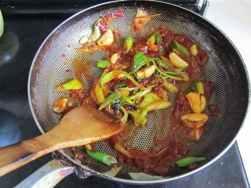  郫县豆瓣|教你在家做出让人欲罢不能的水煮肉片，肉片鲜香滑嫩，下酒又下饭