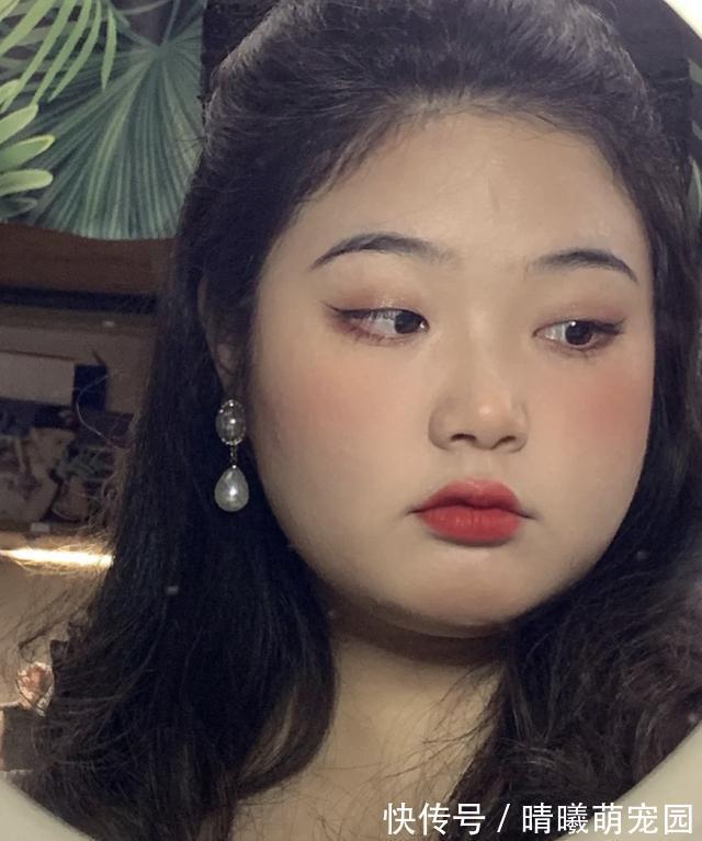 眉毛|圆脸女生要这样化妆,简单不复杂,但又很显脸小,新手都能学会