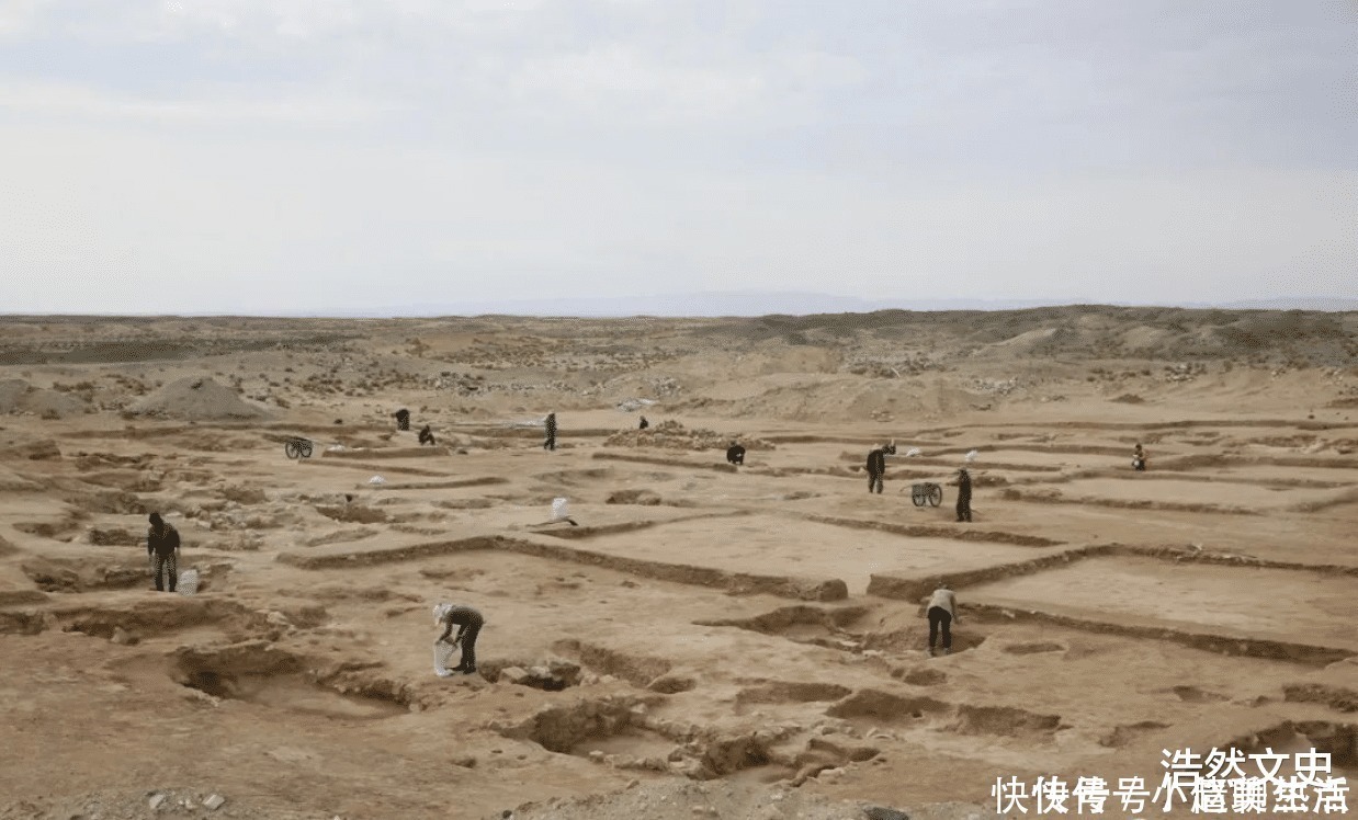 玉矿|考古学者夜市见一玉,花一年说服摊主带路,终发现四千年玉矿遗址