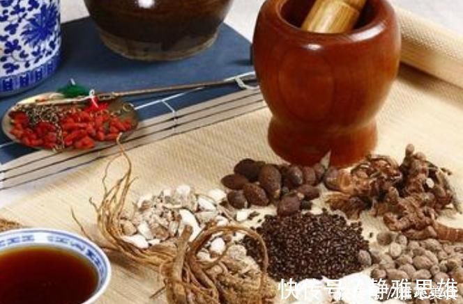 阿苏|喝中药有讲究，这6大禁忌别忽视，犯一个都可能影响药效