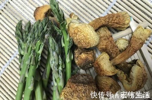 食物|脑血管堵，家中可多备2种食物，天天煮水喝，疏通软化血管防脑梗