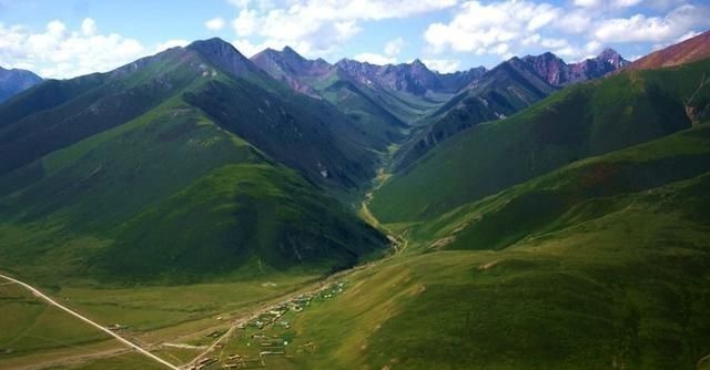 亚洲“海拔最高”隧道，建在海拔近4千米的地方，夏天都能看雪景