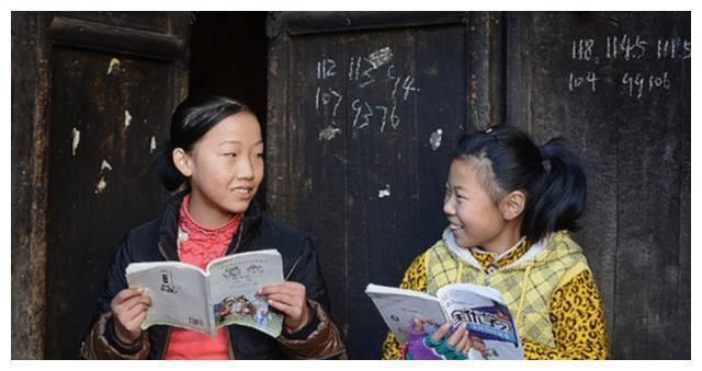 乐乐奶奶|55岁拾荒老人养大“弃婴”,孩子考上大学后,一排警车堵在家门口