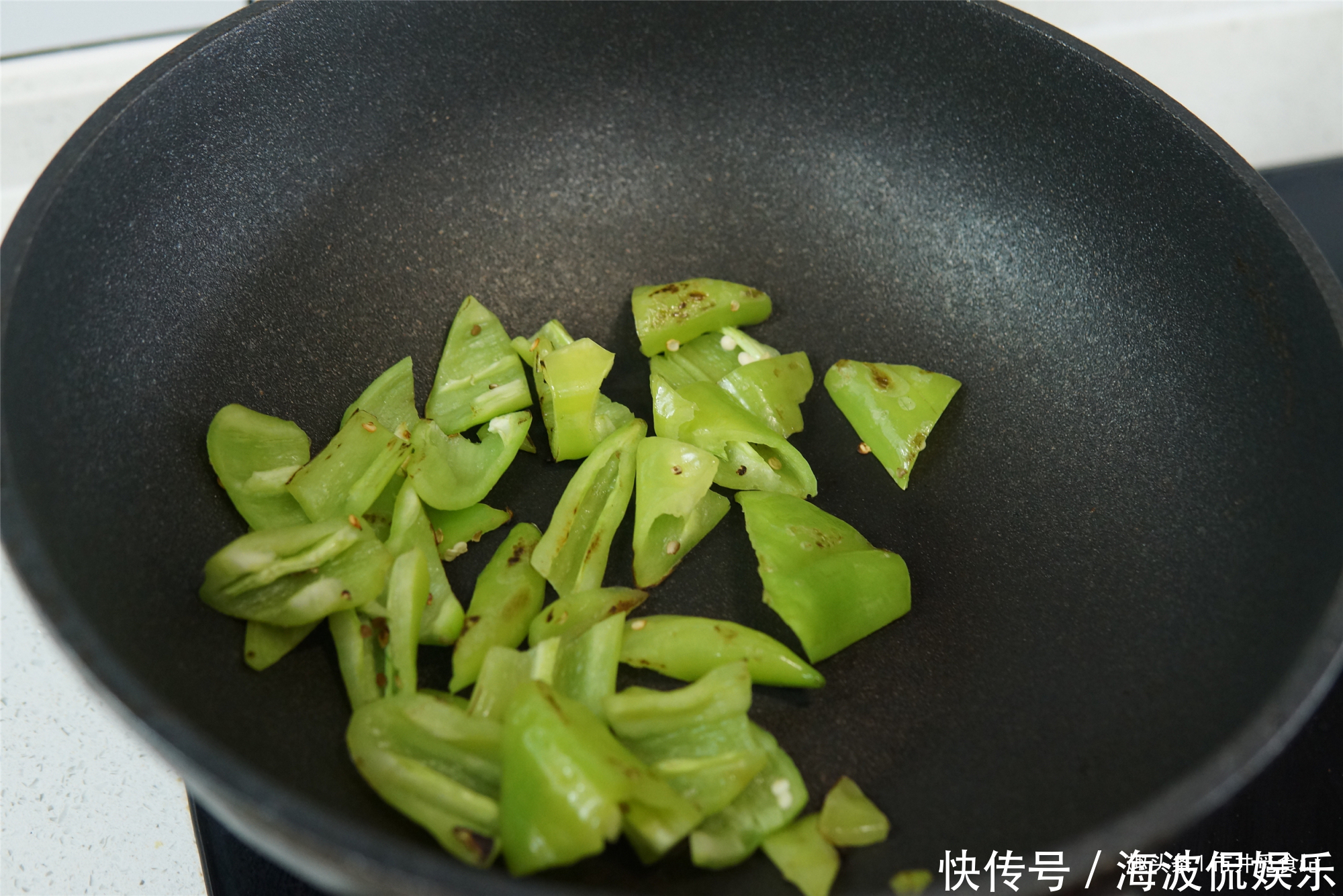 辣椒|做辣椒炒鸡蛋,辣椒直接下油锅是不对的,难怪炒的只辣不香