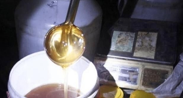 央视曝光它比“地沟油”都脏,孩子却当补品喝,父母别不在乎