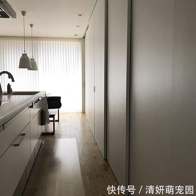 厨房|这对夫妻真有远见,厨房不装吊柜,储物空间翻倍,美观实用还不乱