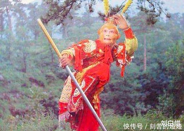 孙悟空看走眼,龙宫中他选择金箍棒,却错过了件更强的武器