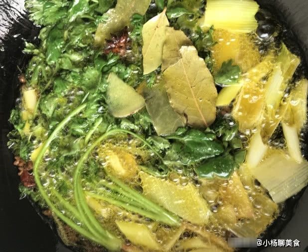 自制辣椒酱,掌握方法轻松做,健康卫生,香辣过瘾很下饭!