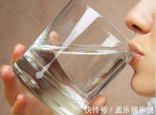 血液循环|经医院查出血脂较高后,注意少吃3类食物,多做4件事,血管不拥堵