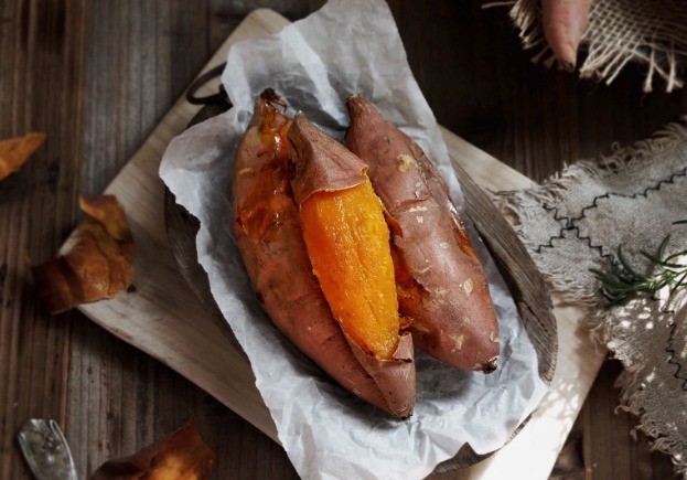 宝宝|有孕时期,有几种食物孕妈要避开,既没营养,还会损害宝宝