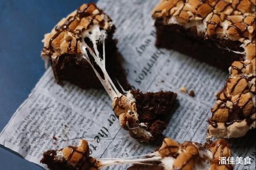  不难|一个巧克力布朗尼蛋糕居然要100块，其实不难，其实自己在家做蛋糕也很简单，真实惠