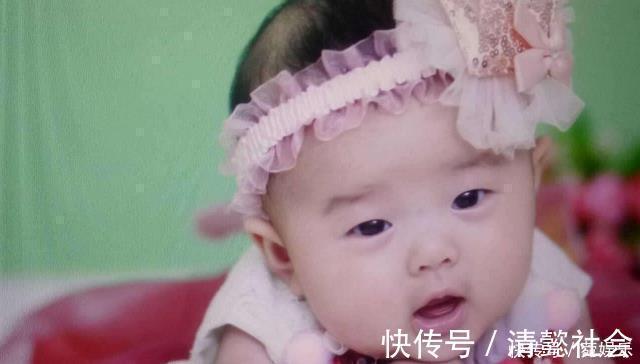 父母|4个异常提醒你,宝宝已经严重积食了,父母要注意别再乱喂了