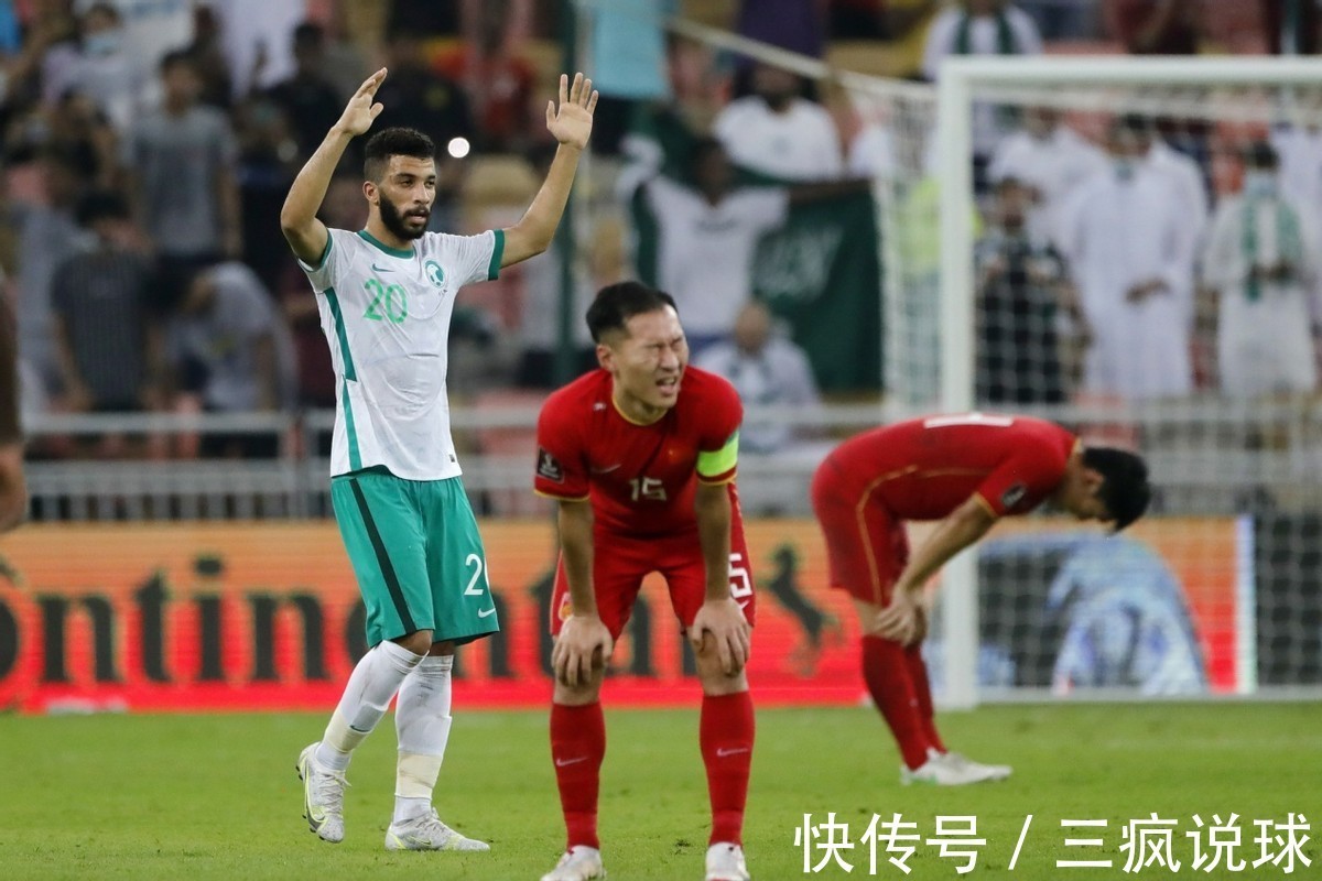 阿曼|1-0！世预赛又一场险胜，全场7张黄牌，亚洲第5爆发，国足遭重创