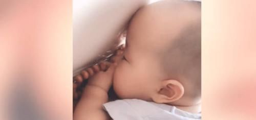 宝妈|宝宝手握佛珠头抵墙,妈妈走近一看笑喷了,网友这姿势,真销魂