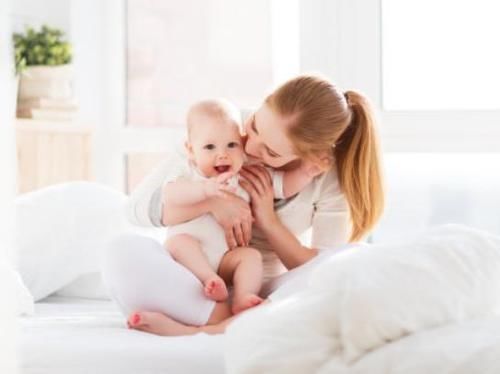 妈妈的味道|“粘人宝宝”火了,一出生就向妈妈索要“抱抱”,医生拦都拦不住