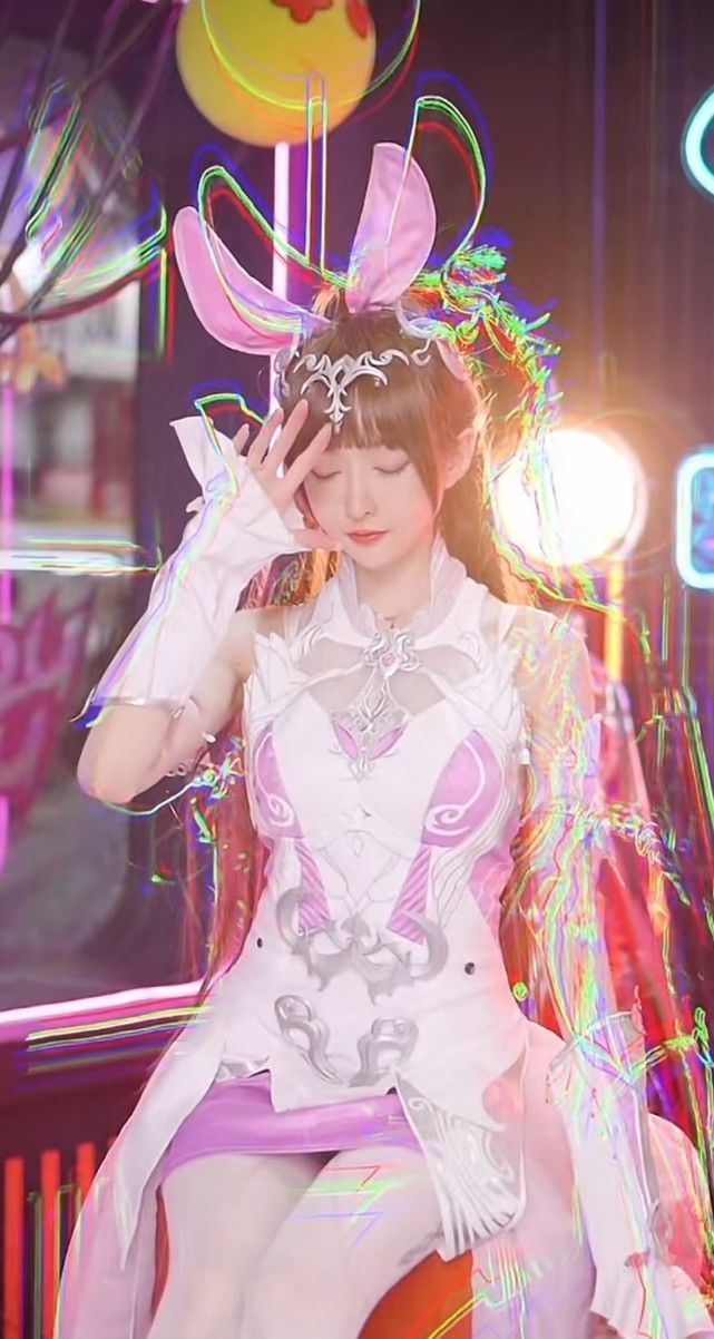 视觉效果|超越动漫版的小舞COS有多美?颜值爱了,大长腿搭配白丝也很绝