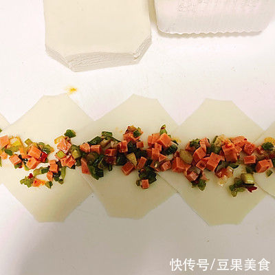 饺子皮|口感轻盈最适合神仙小姐姐的饺子皮千层馅饼