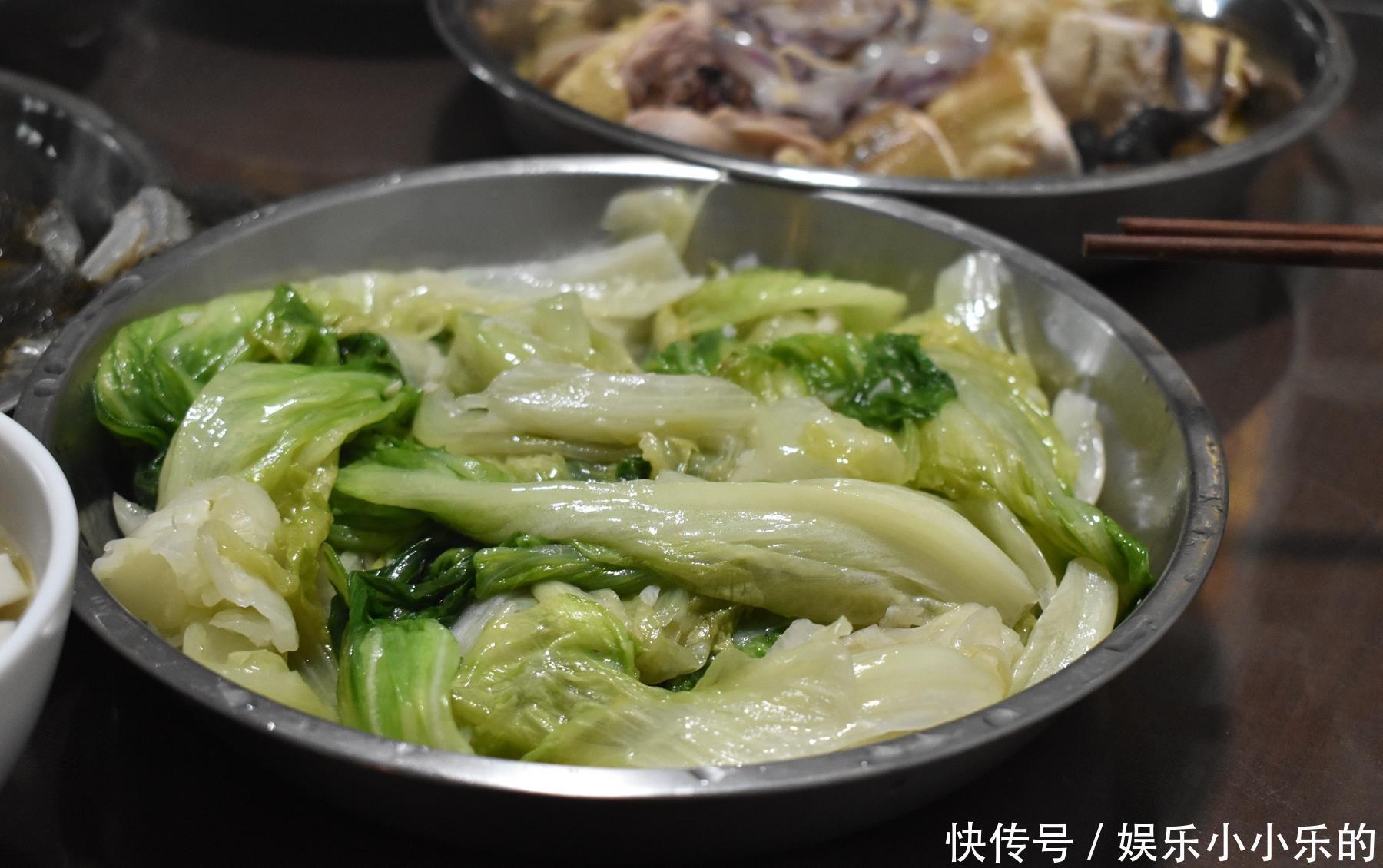 晒我家年夜饭，4人6菜1汤，样样好吃不花哨又实在，家的味道