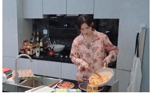 孟子义|《桃花坞》孟子义用一道菜，立住“做饭”人设，真相并非如此