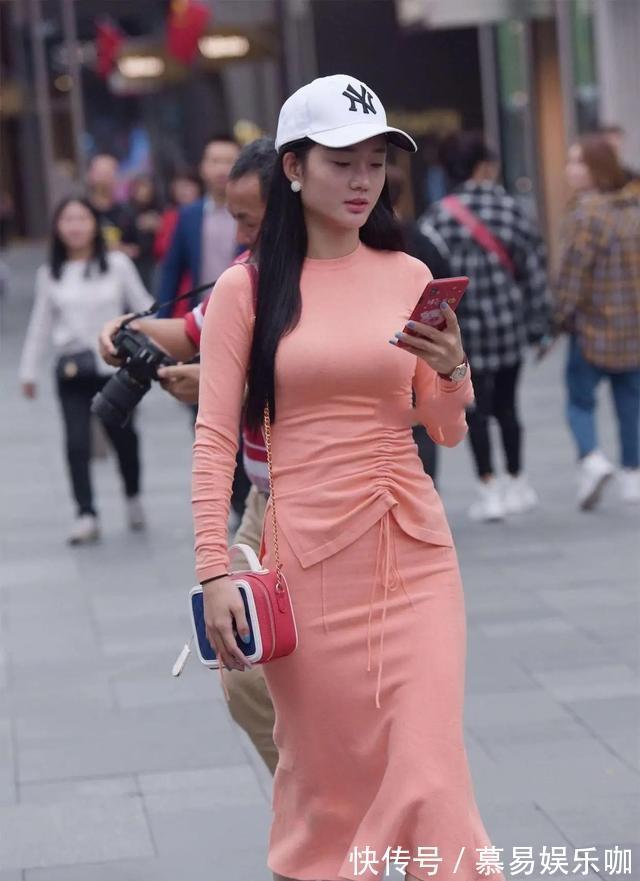 混合味 女孩子不一定身材高大,但一定要搭配精致,自信有气质