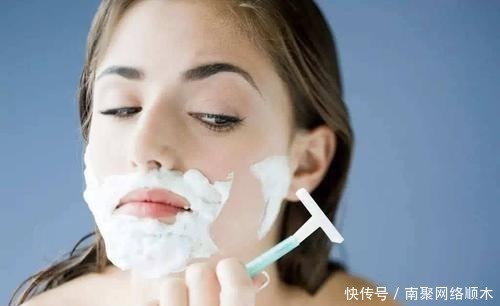 为什么有些女生的嘴唇上会长“胡子”?教你两招,轻松去除掉