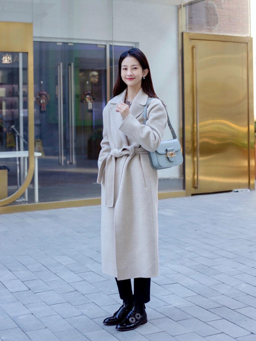 搭配 这才是优雅女人该有的“大衣”搭配,超显气质,简约不挑人