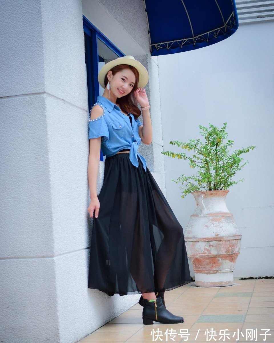 罩衣|非常好看的半身裙,加上打结的短袖,小姐姐很漂亮