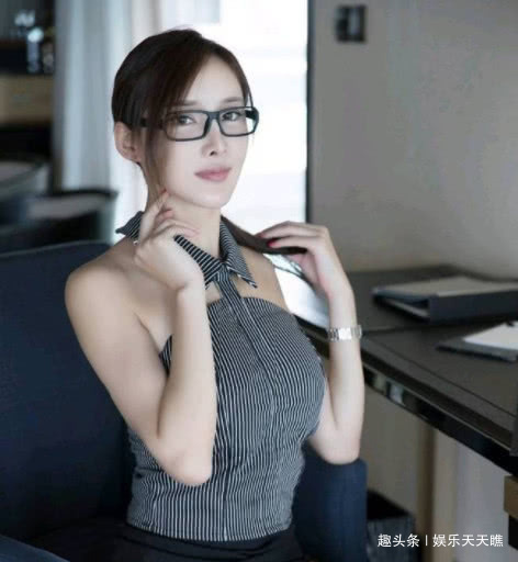 小姐姐 小姐姐的职场知性风穿搭,简单时尚又好看