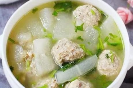 花椒粒|做丸子汤时,学会饭店的方法,丸子嫩滑有弹性,汤汁鲜香好喝