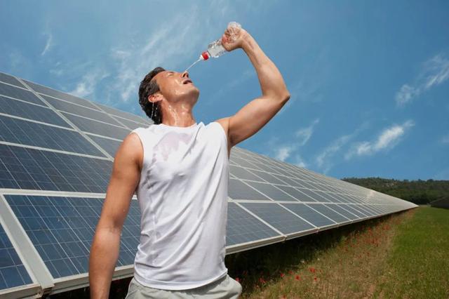 运动|运动后大量出汗喝什么？功能型饮料还是淡盐水