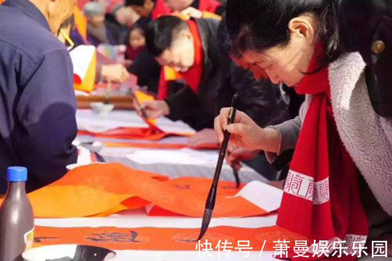 上联@老板出上联:“两横一竖就是干”,员工对出下联后,老板很不舒服