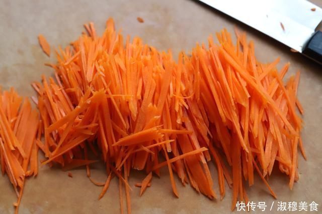 跟妈妈学了个胡萝卜的新吃法,软香不上火,头一次做就成功了