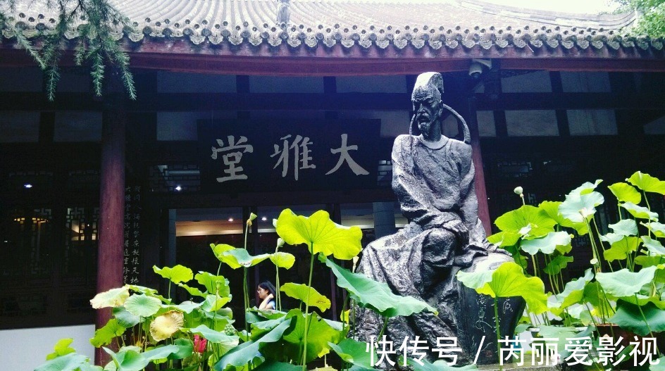 张若虚@孩子读完杜甫“两个黄鹂鸣翠柳”表示:这是个病句,家长无力反驳