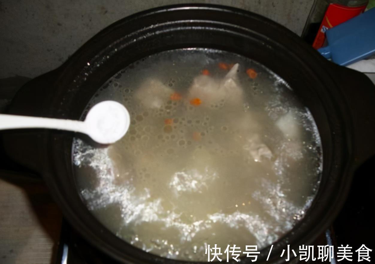 入味|炖排骨，“3香”不能放，排骨才又鲜又嫩，入味没腥味，太香了
