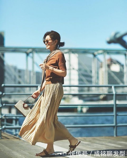 小个子|小个子穿不好更显矮,借鉴40岁三寻木奈保的穿搭,158穿出高挑感