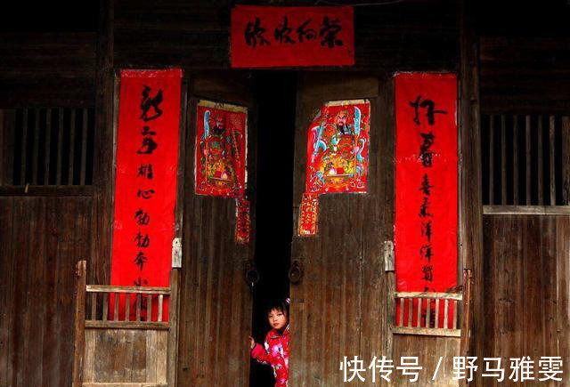 书生|上联“东和尚,西尼姑,两厢情愿,糊糊涂涂”,书生的下联成经典